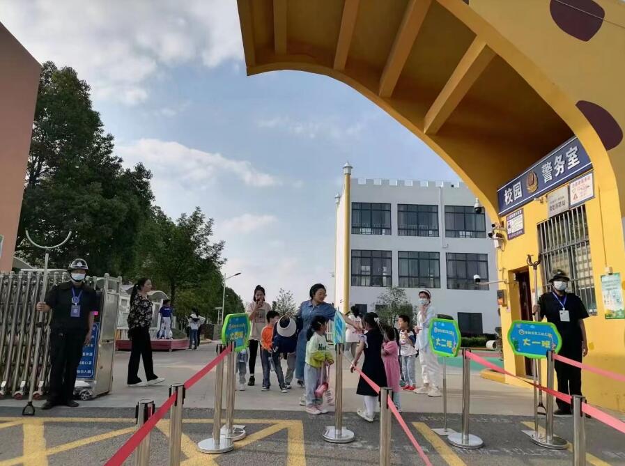 獵鷹保安為棗陽市鹿頭鎮(zhèn)吉河小學(xué)保駕護航